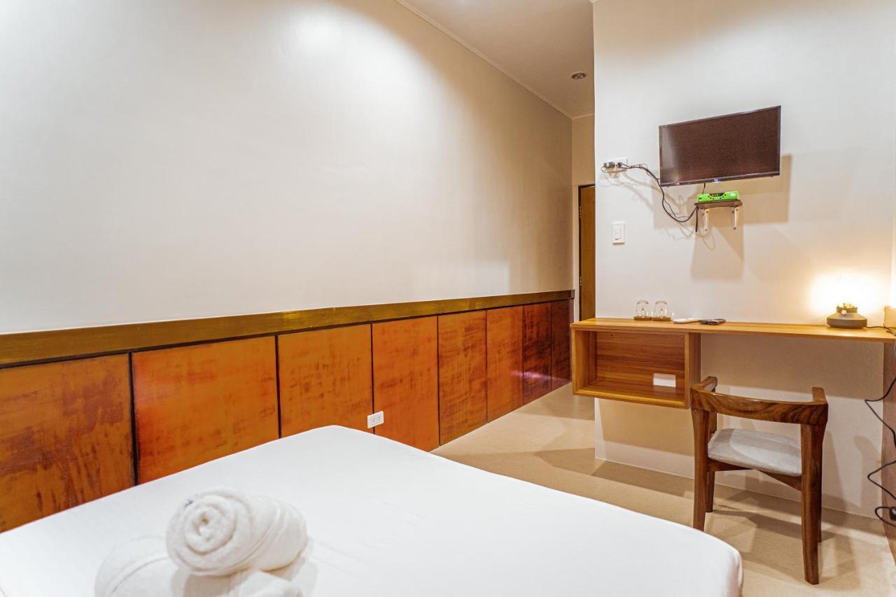 Marieli Suites Near Panglao International Airport Exteriör bild
